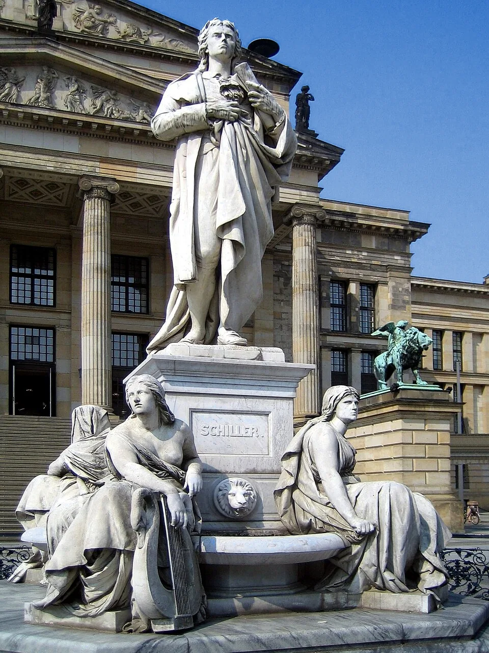 Schiller-Denkmal auf dem Gendarmenmarkt